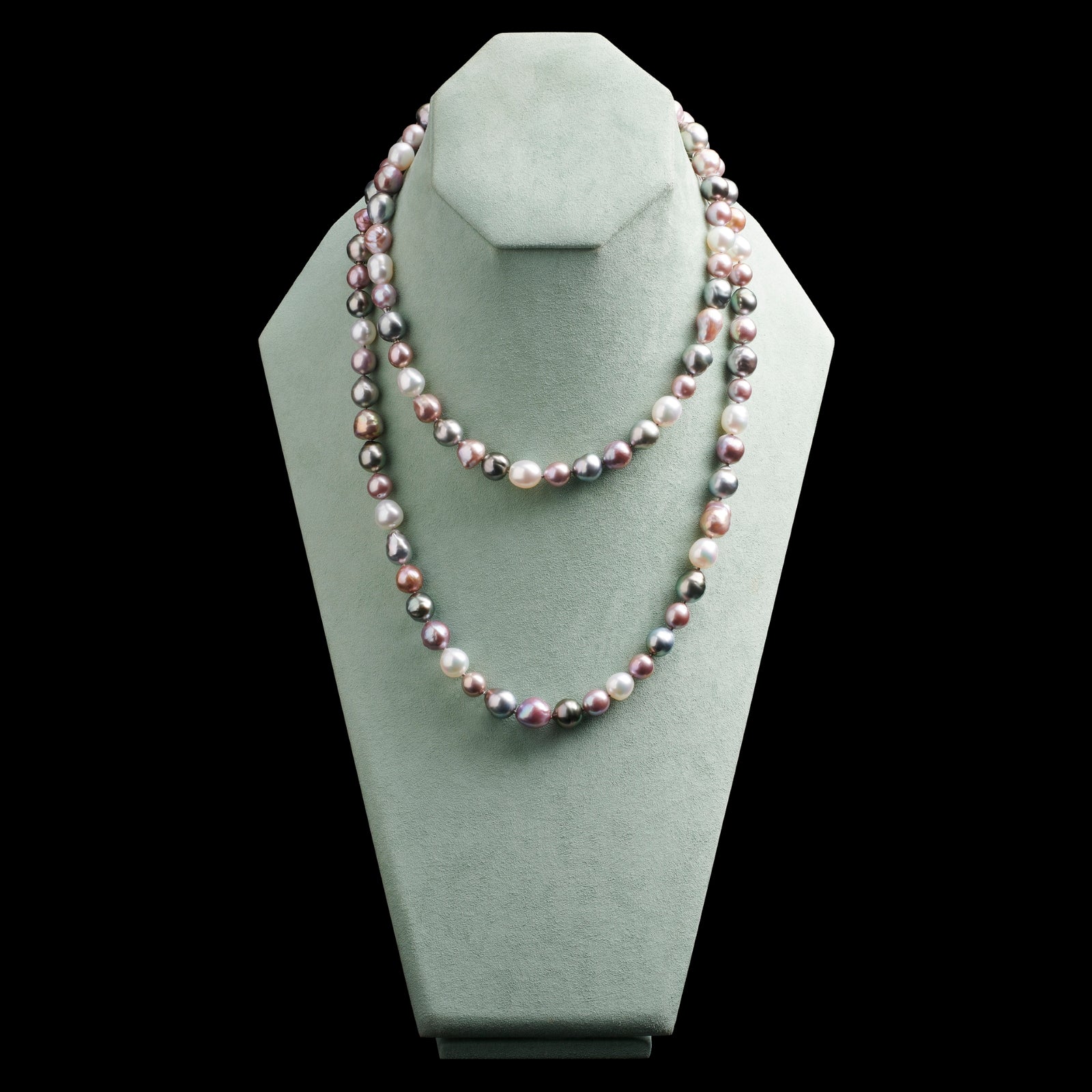 A Striking South Sea & Tahitian Baroque Cultured Pearl Necklet
