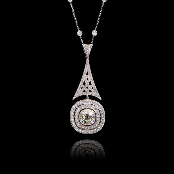 Astoria. A truly remarkable Cousins diamond pendant with an antique diamond of 3.50 carats