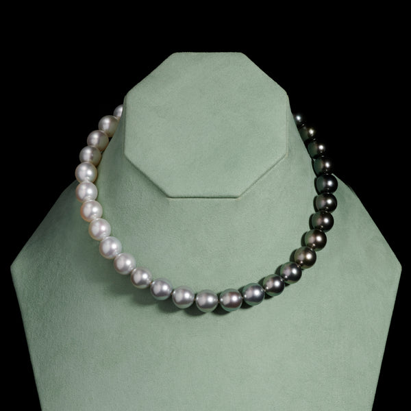 A Magnificent Collar Necklet of South Sea & Tahitian Pearls