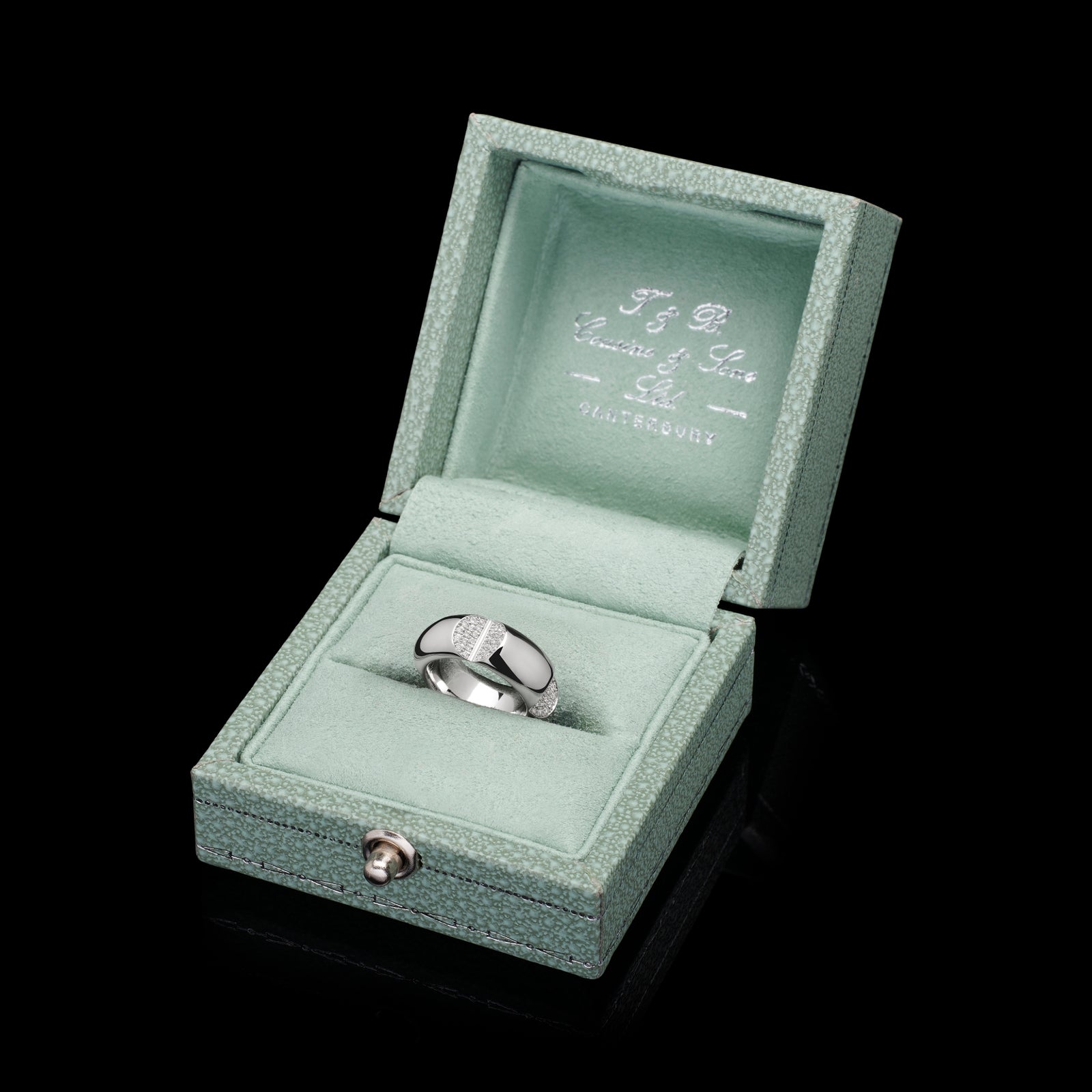 An All 18 Carat White Gold Diamond Segmented Ring with 112 Diamonds