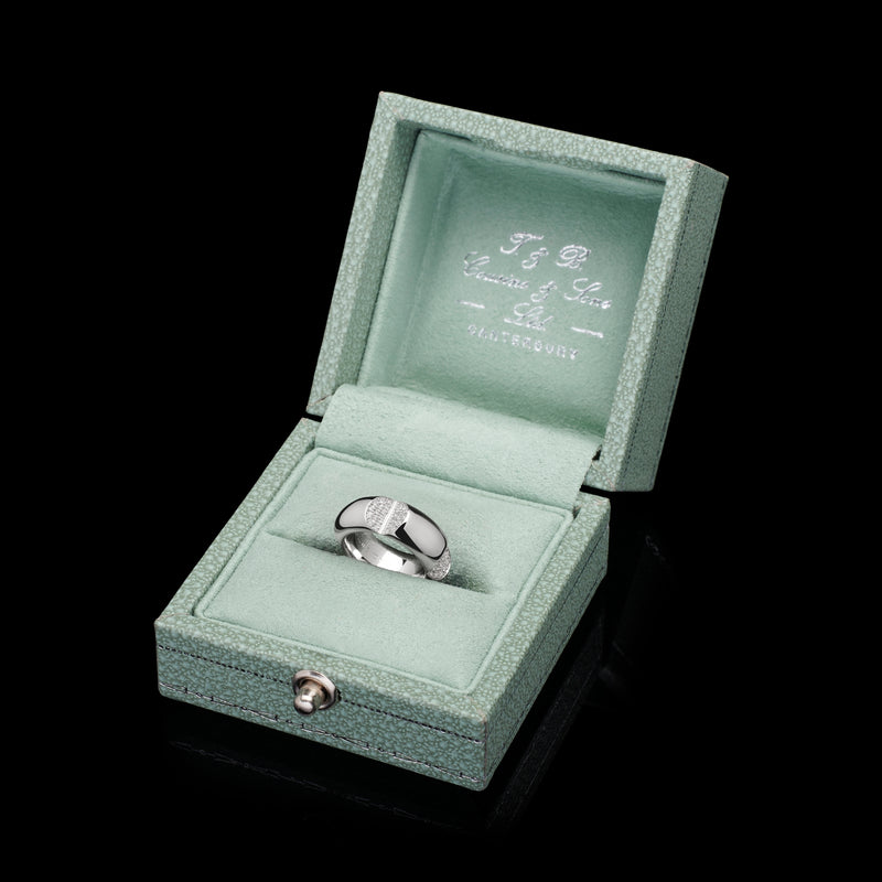 An All 18 Carat White Gold Diamond Segmented Ring with 112 Diamonds