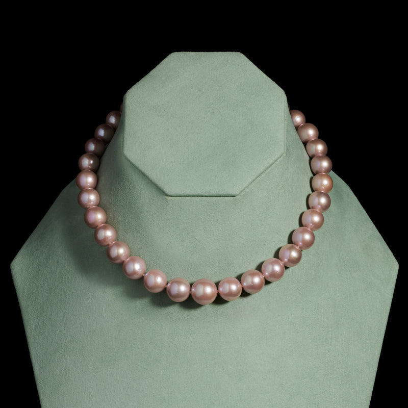 A Damask Pink Pearl Collar Necklet