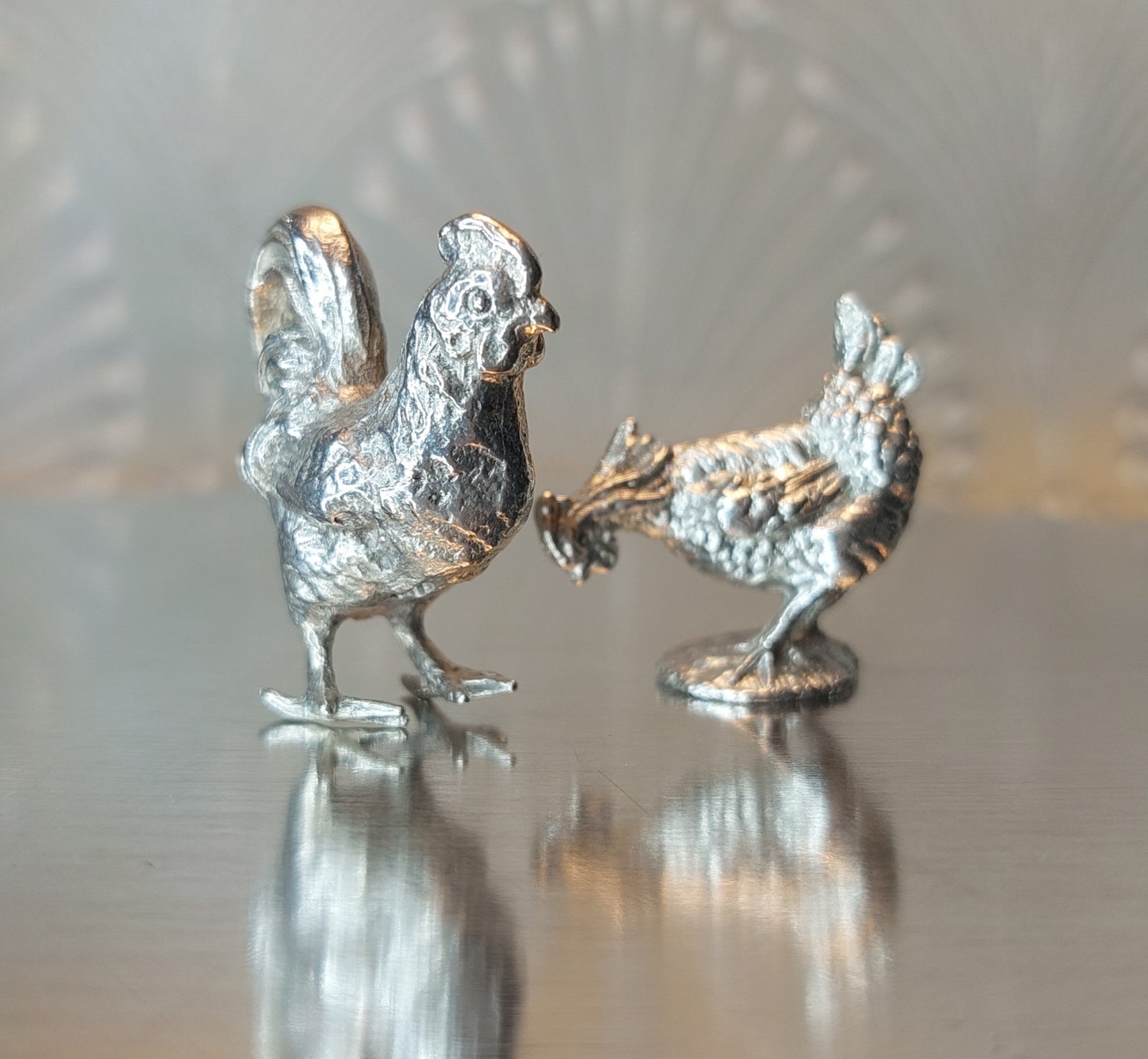 Silver Pecking Hen – Cousins Fine Jewellery